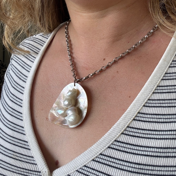 Sterling Silver Meriner's Chain with a large Blister Pearl Pendant